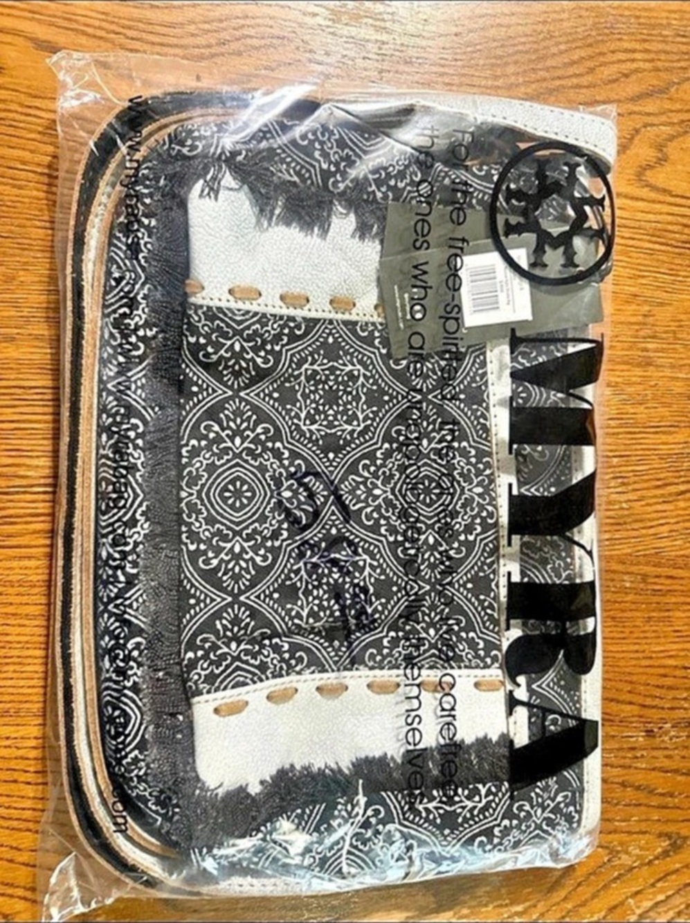 Myra Bag crossbody Paisley in Black & White - Picture 7 of 8